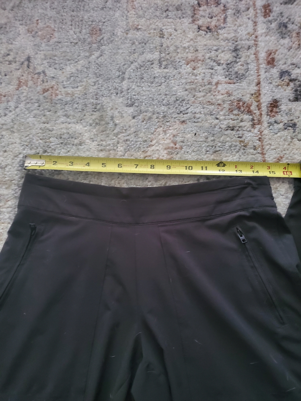 Athleta Black Cropped Ankle Athletic Pants Dark Grey 6